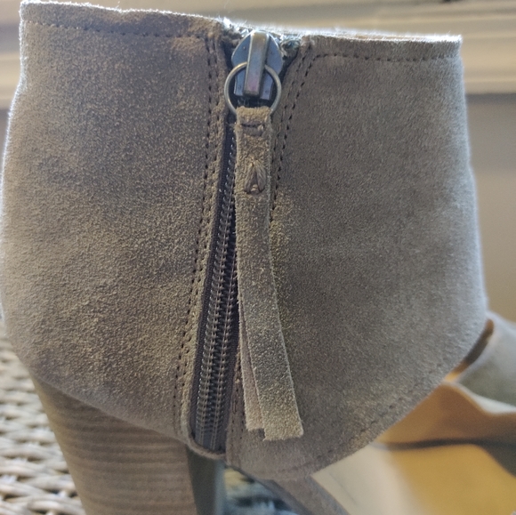 Kelsi Dagger Brooklyn Gaya Open Toe Bootie - Picture 8 of 13